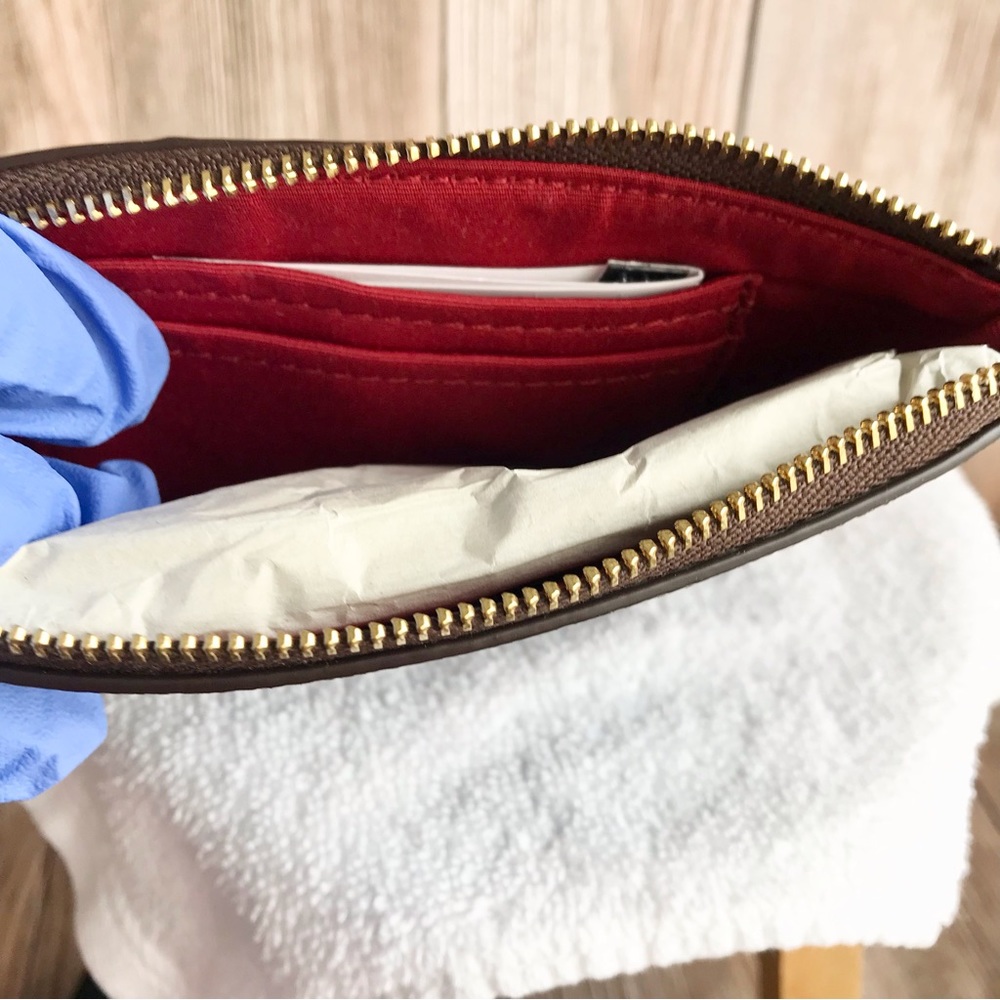 🆕 Coach Corner Zip Wristlet - Picture 6 of 8